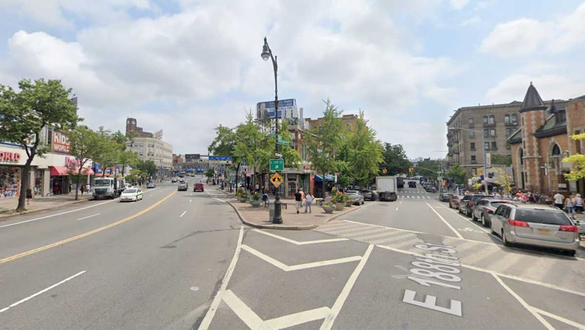 E Fordham Road and Morris Ave
