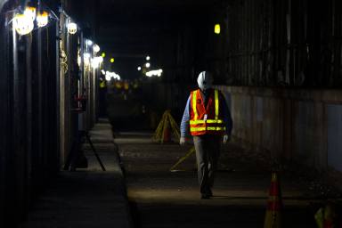 112321_2nd_ave_subway_worker_1.0