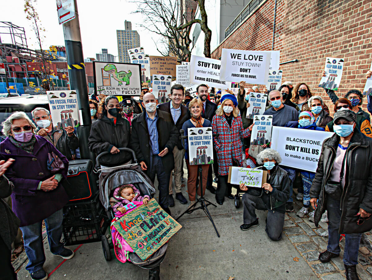 Fossil Fuel sandwich: Resident call for an end to Stuyvesant Town-Peter Cooper Village power plants 11