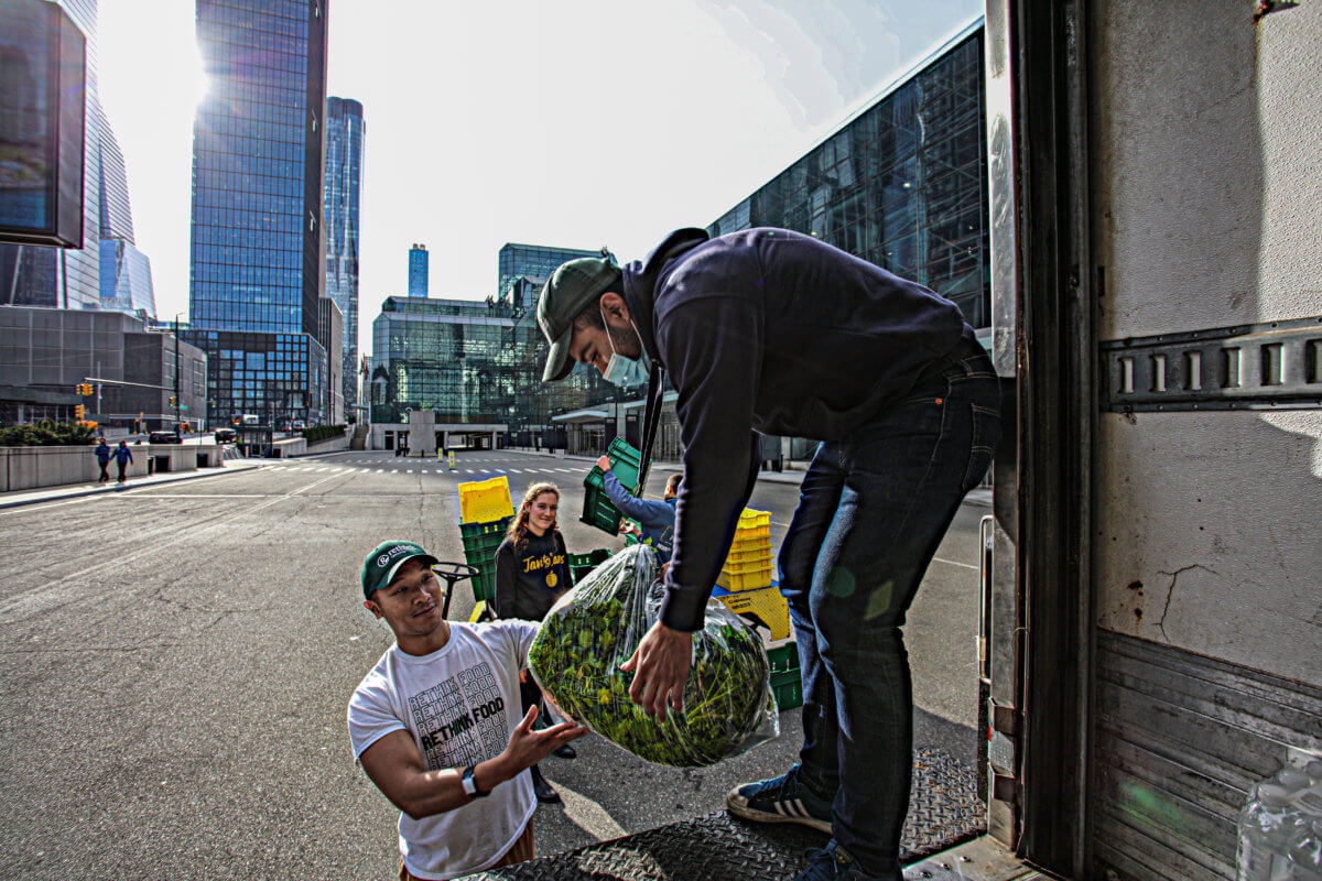 Exclusive: Jacob Javits Center makes first produce donation from rooftop farm 8