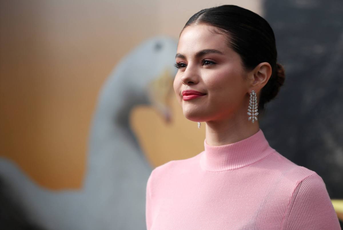 Cast member Gomez poses at the premiere for the film “Dolittle” in Los Angeles