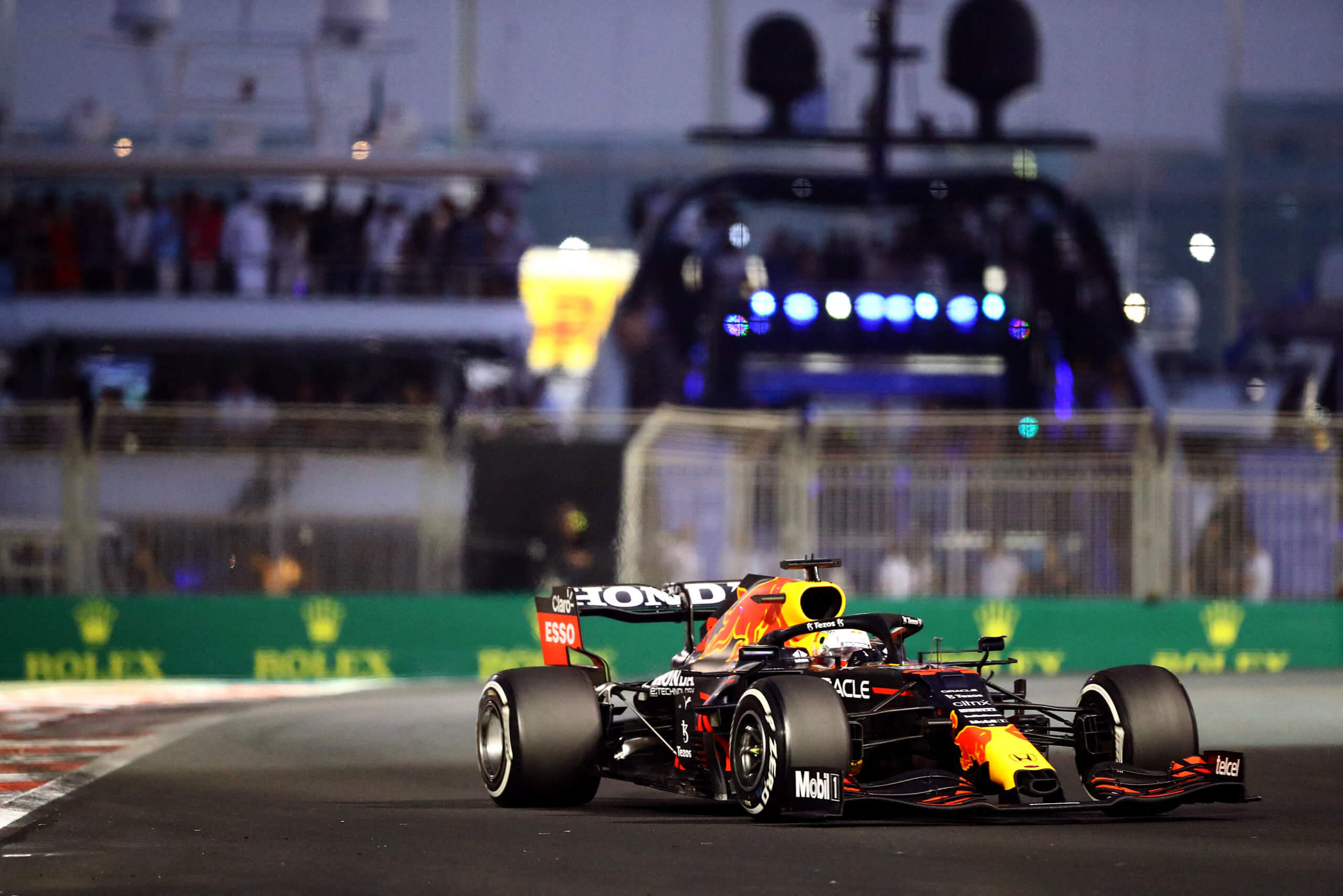 Max Verstappen wins first Formula 1 title with last lap overtake of Lewis Hamilton 3