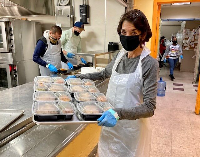 Omicron variant doesn't stop Citymeals on Wheels from serving 20,000 meals on Christmas 3