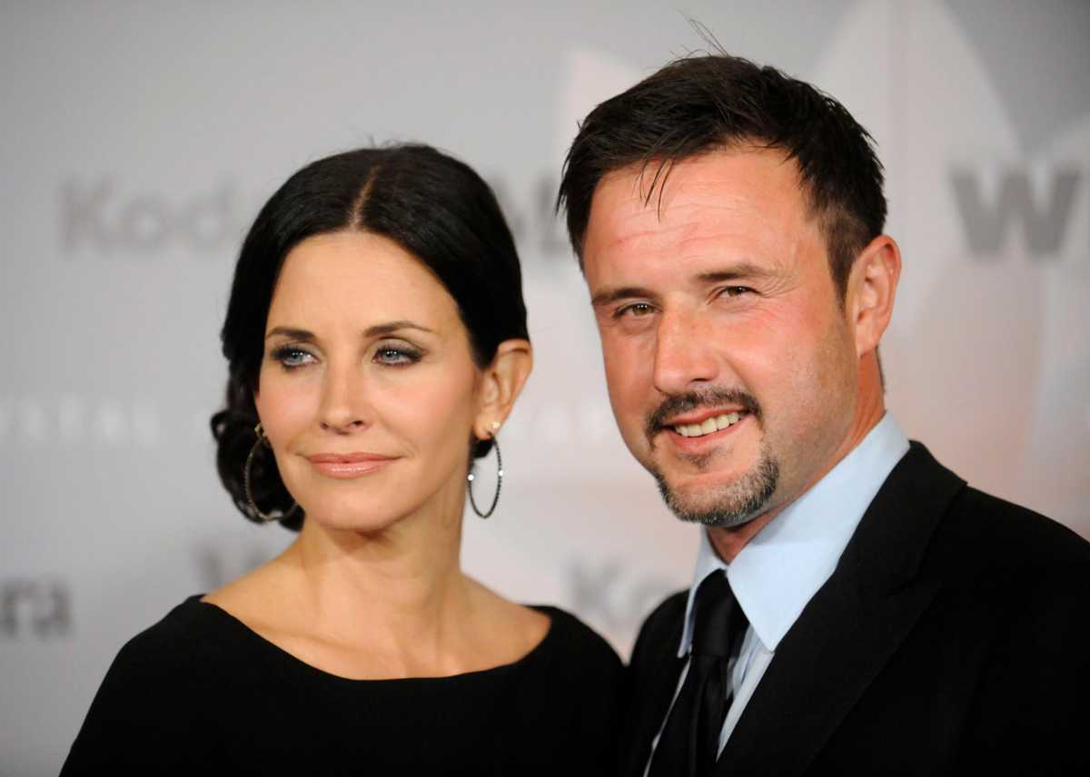 Actors Courteney Cox and her husband David Arquette attend the 2010 Women in Film Crystal+Lucy Awards in Los Angeles