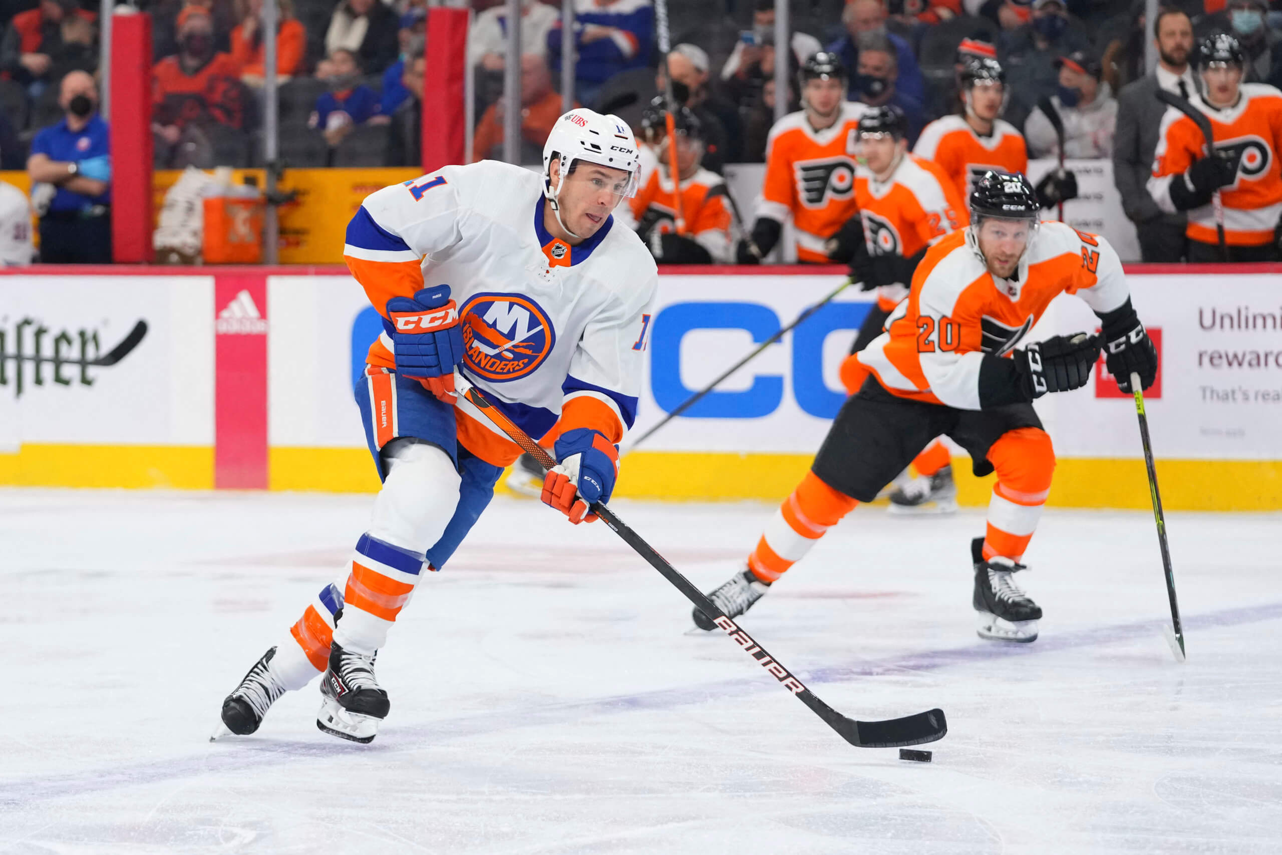 Islanders extend Cal Clutterbuck, Zach Parise 3 Islanders Zach Parise