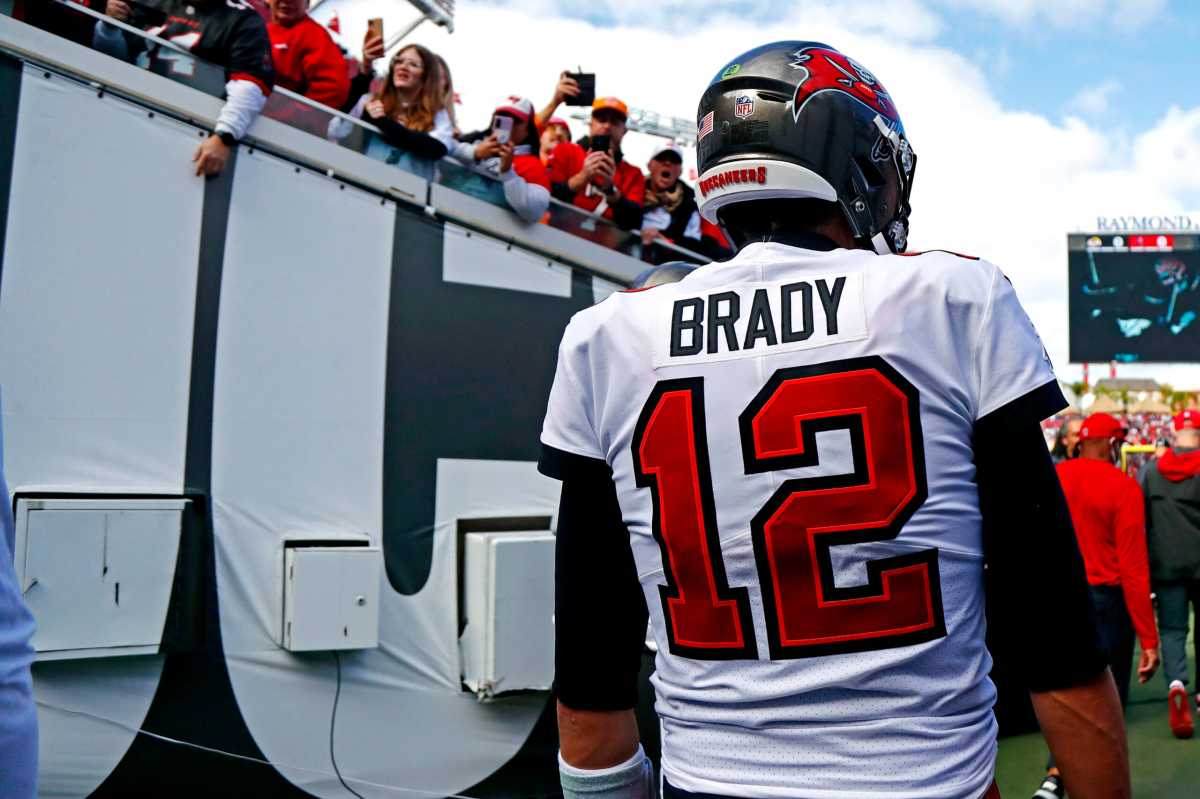 Tom Brady retiring