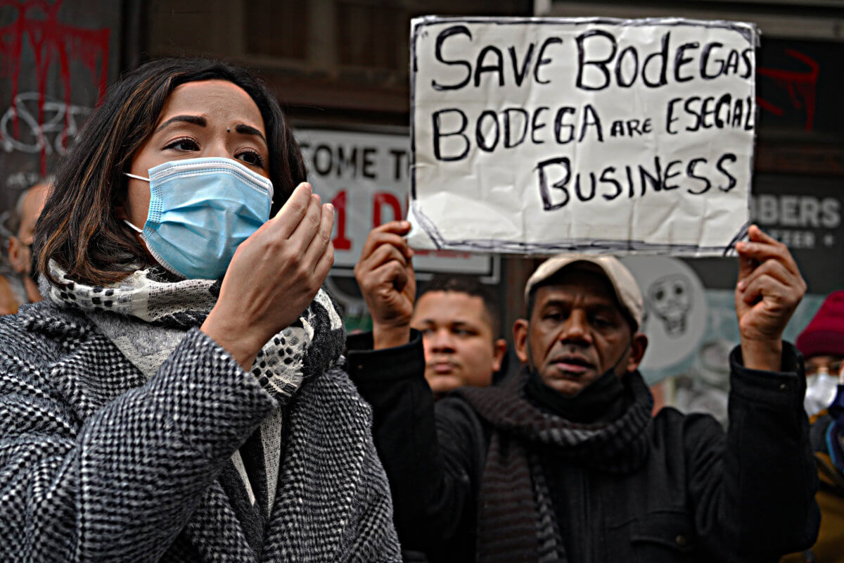 Save the New York City bodega from losing out to grocery delivery apps, pols say at Lower East Side rally 4