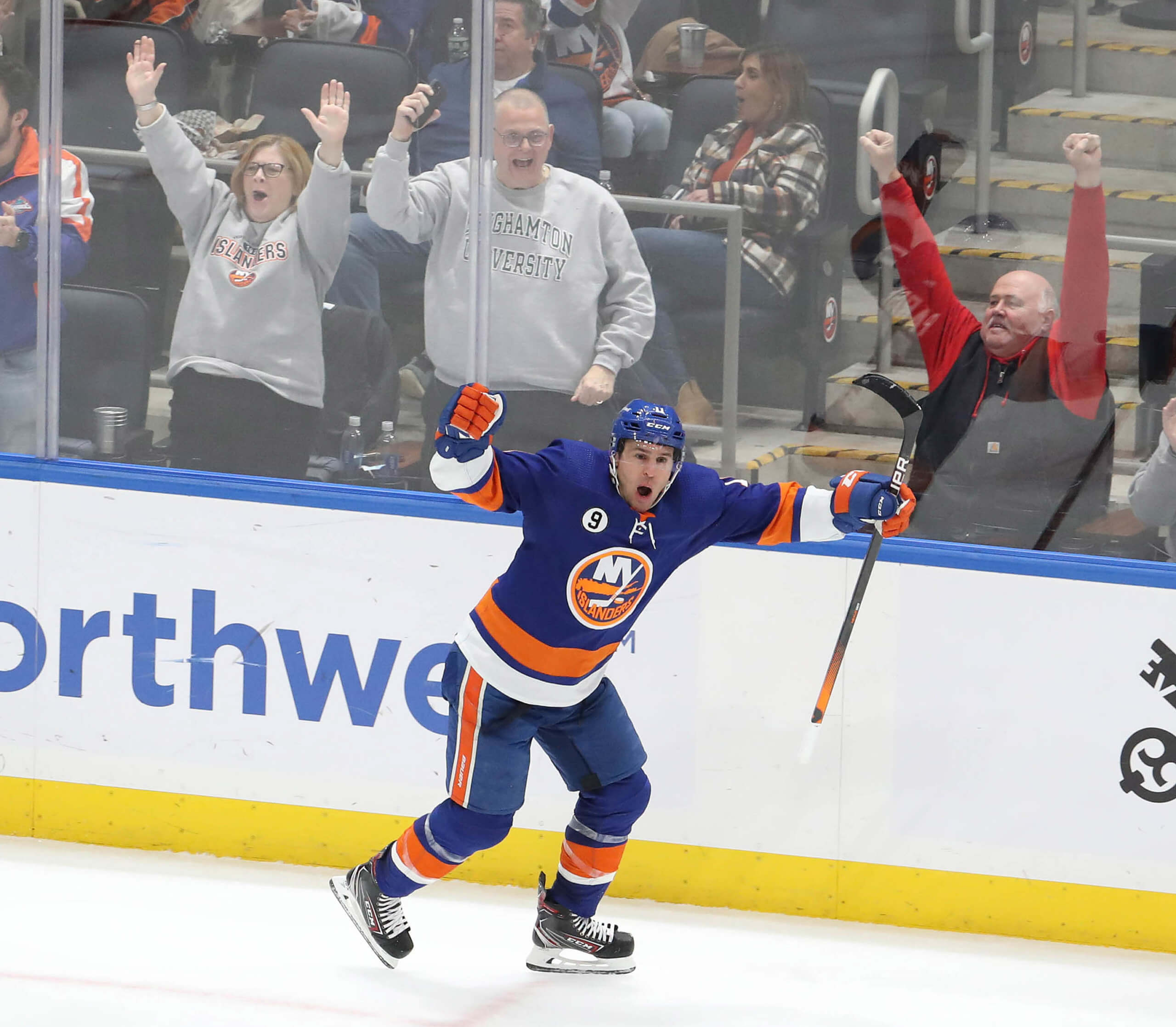 Zach Parise hits rare Islanders milestone in 2021-22 3 Zach Parise Islanders