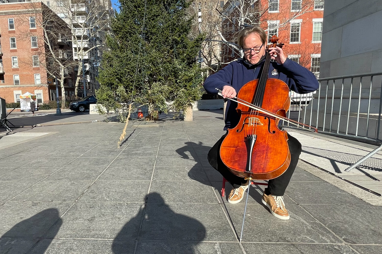 Bill Murray and friends wow Villagers with a pop-up performance 11