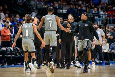 2021-12-08T032129Z_481742652_MT1USATODAY17316471_RTRMADP_3_NBA-BROOKLYN-NETS-AT-DALLAS-MAVERICKS-1200×800-1