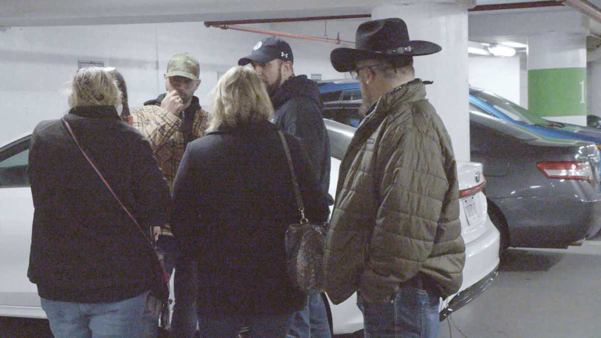 Proud Boys and Oath Keepers meet in Washington garage January 5, 2021