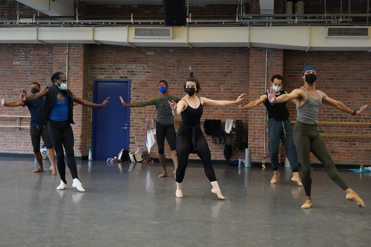 Newest season of 'Bare Feet with Mickela Mallozzi' returns to New York City 3