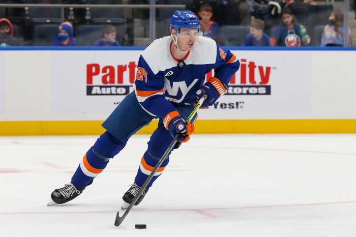 Scott Mayfield Islanders Cal Clutterbuck