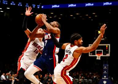 2022-03-04T031730Z_1741906072_MT1USATODAY17820549_RTRMADP_3_NBA-MIAMI-HEAT-AT-BROOKLYN-NETS-1200×855-1
