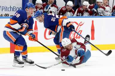 Islanders Avalanche