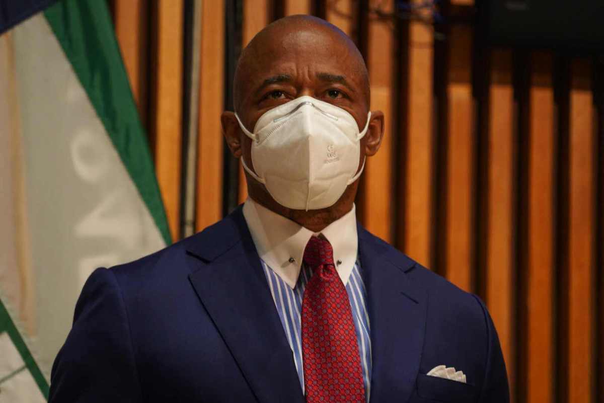 Mayor Eric Adams wearing a COVID-19 mask