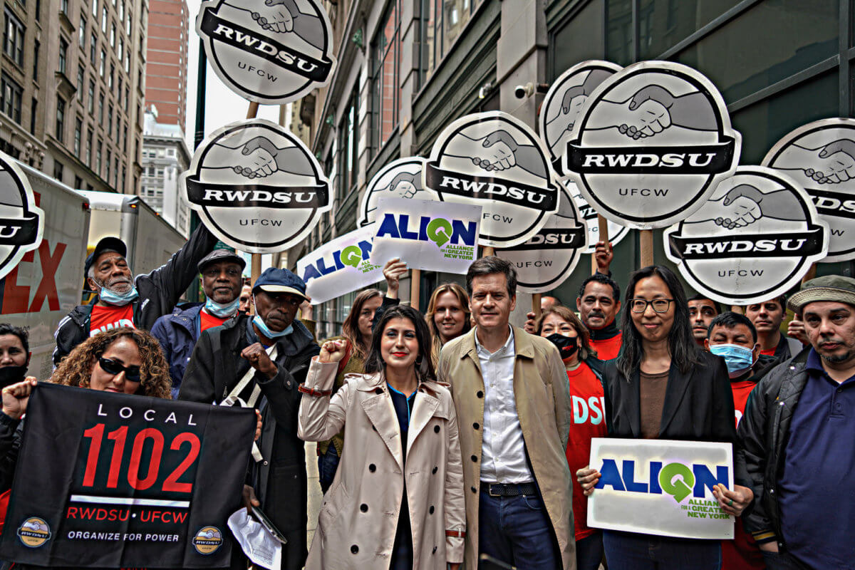 Packing pain: Unions, pols at Manhattan rally say Amazon warehouse worker injury rates skyrocketing 6