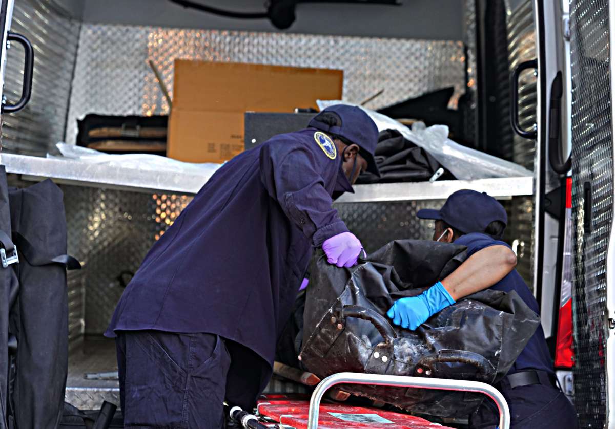 NYPD Pulling the dead body