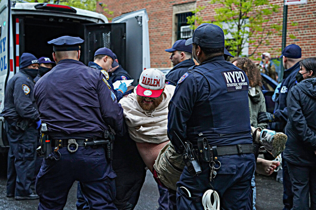 Same shift, different days: Advocates accuse city of homeless encampment sweep bias for redeploying NYPD officers and DHS agents over and over again 7
