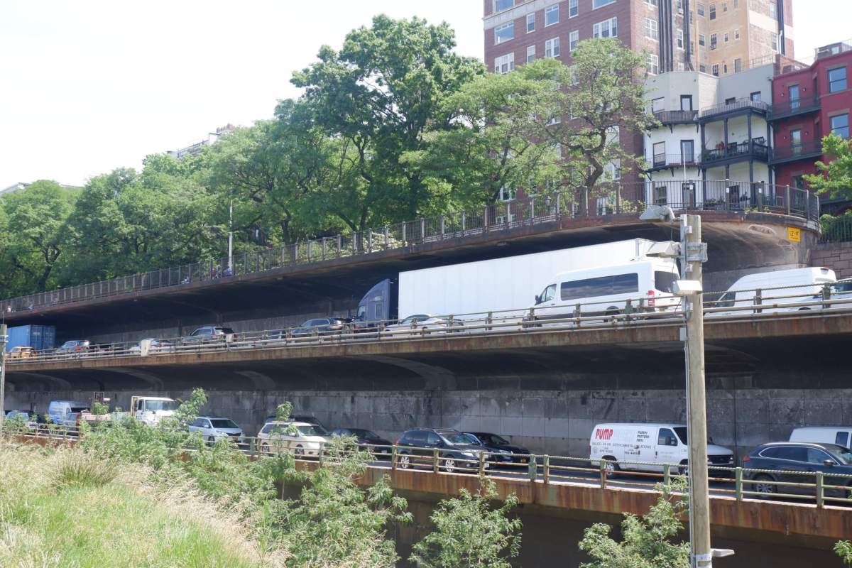 BQE cantilever in Brooklyn Heights