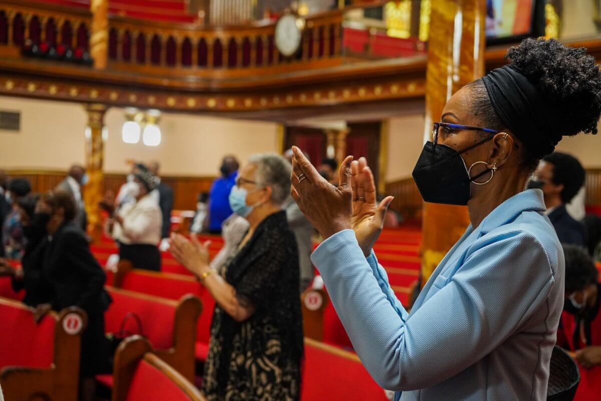 Sermon on the menu: Adams tackles food inequality in visit to Brooklyn church 8