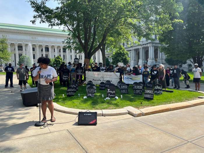 Protestors erect prison graveyard outside NY Capitol amid Rikers crisis