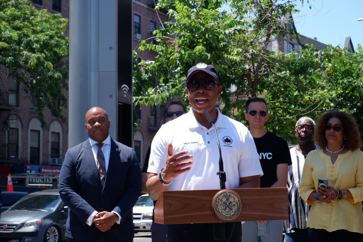 City boots up in the Bronx with massive new LinkNYC kiosks featuring 5G capability 4