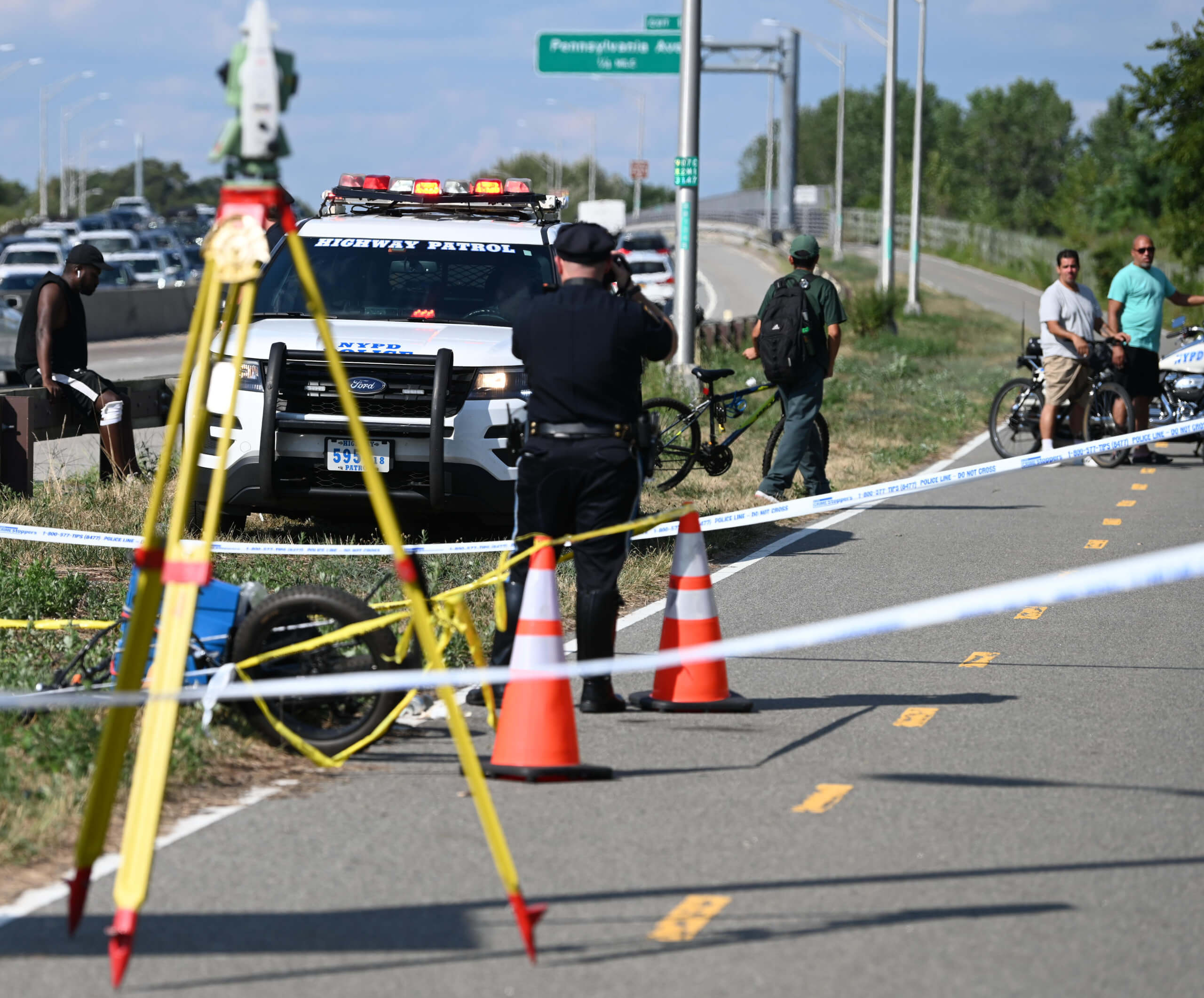 Man critically injured in bike crash on the Belt Parkway in Brooklyn: NYPD 4