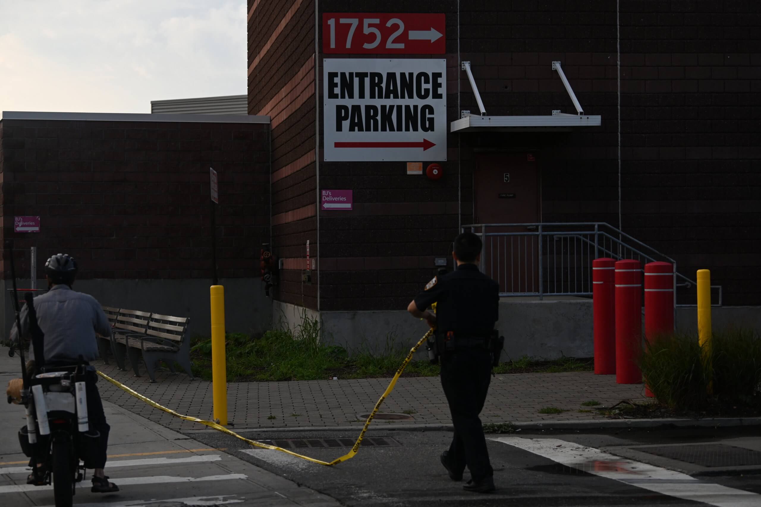 Man in custody after shooting in Brooklyn BJ's parking lot leaves one dead 4