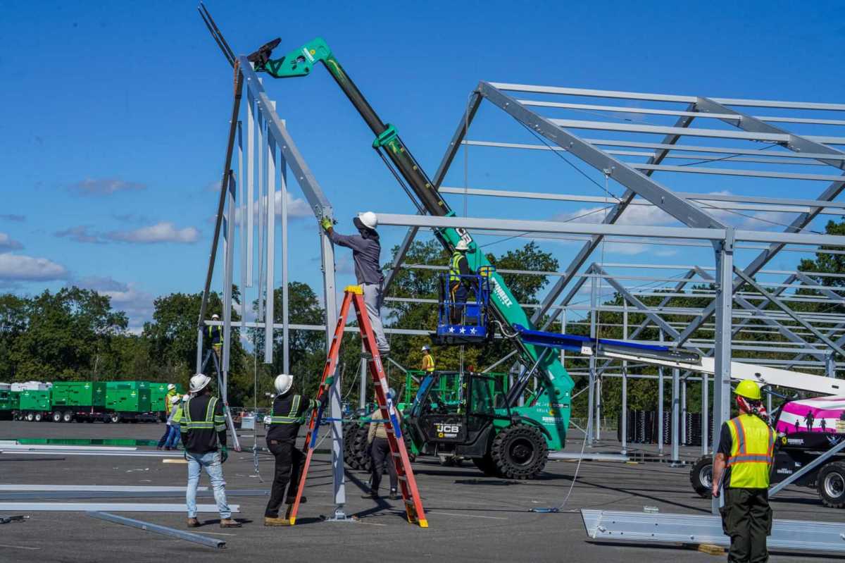 Tent city for migrants rises in the Bronx