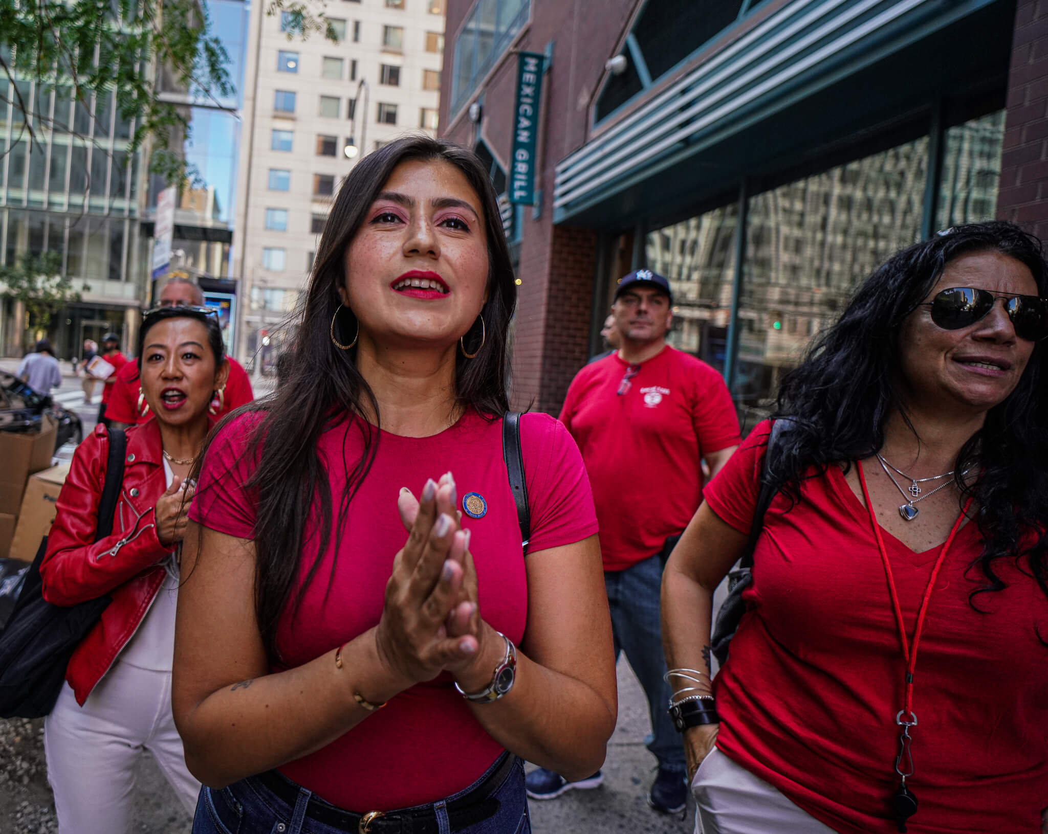 Union workers rally Con Edison