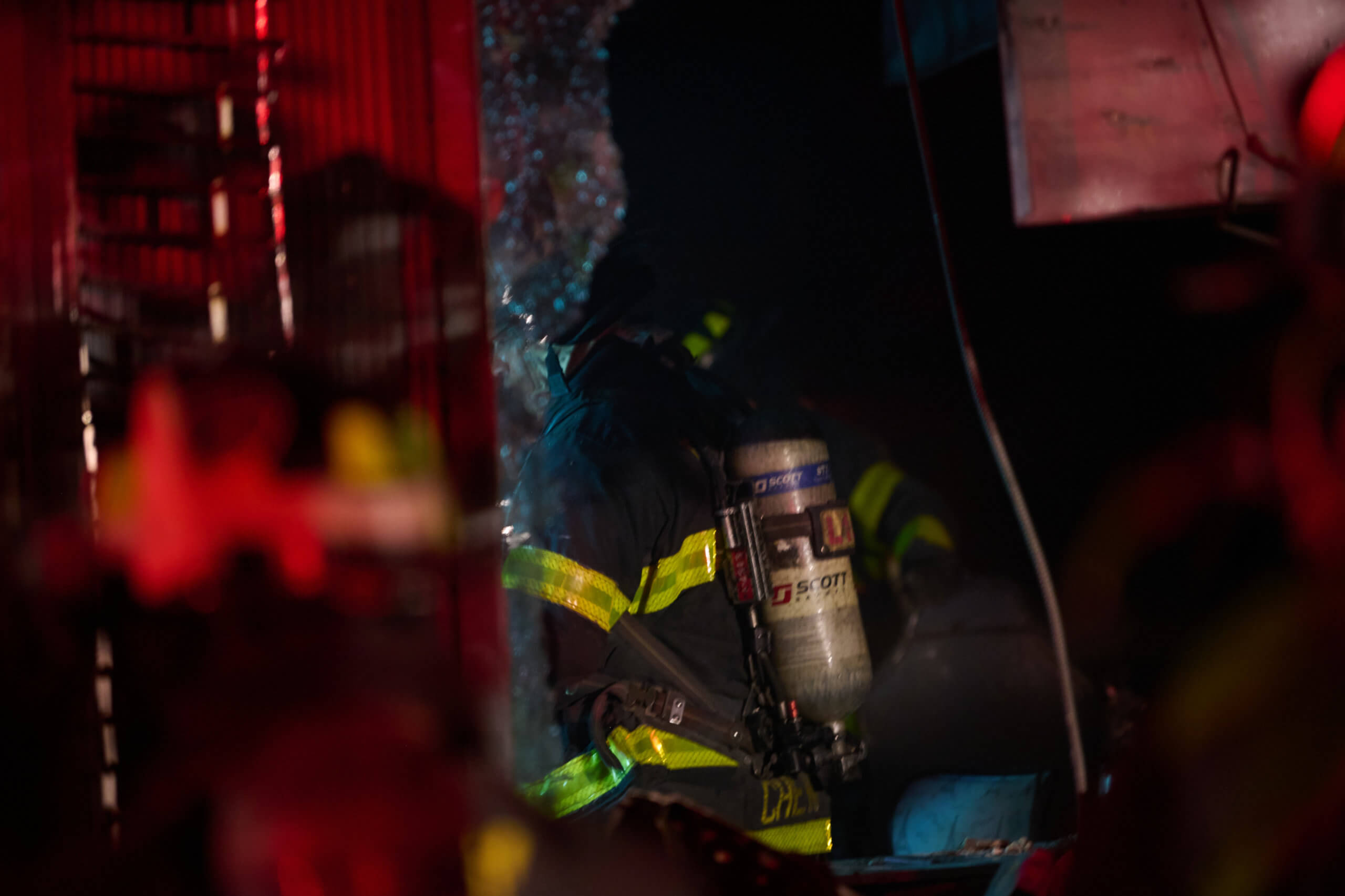 Firefighters take on blaze at Brooklyn nail salon 6
