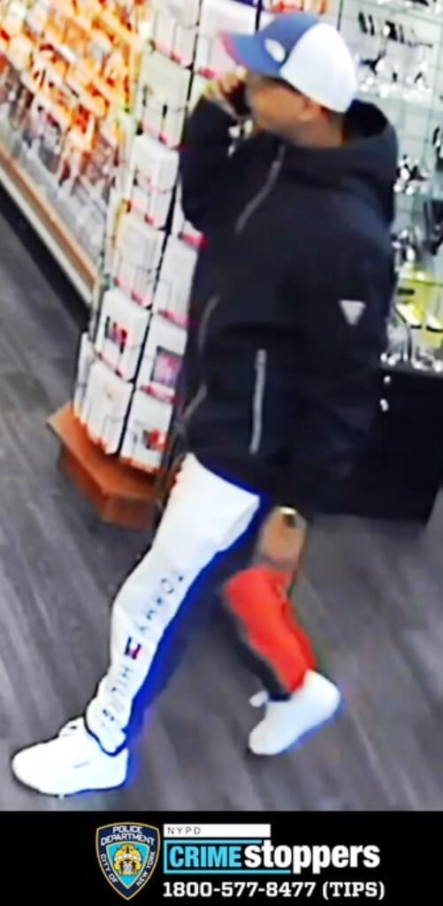 Video shows brutal robbery on Queens street, two suspects remain at large 4