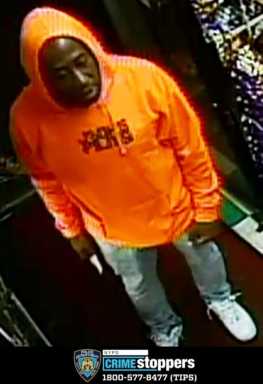 Suspect sought for Washington Heights slashing