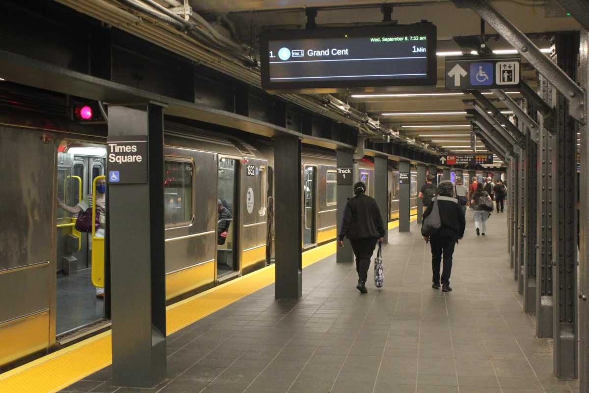 Times Square shuttle stabbing leaves man injured