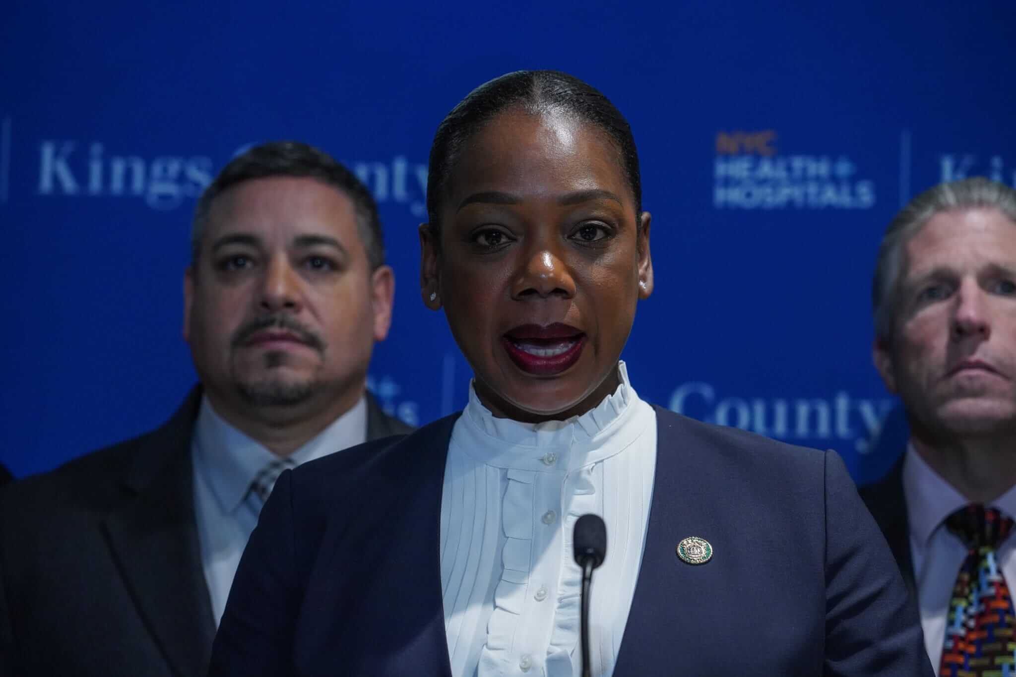 Brooklyn cop and suspect shot during possible domestic abuse arrest 14