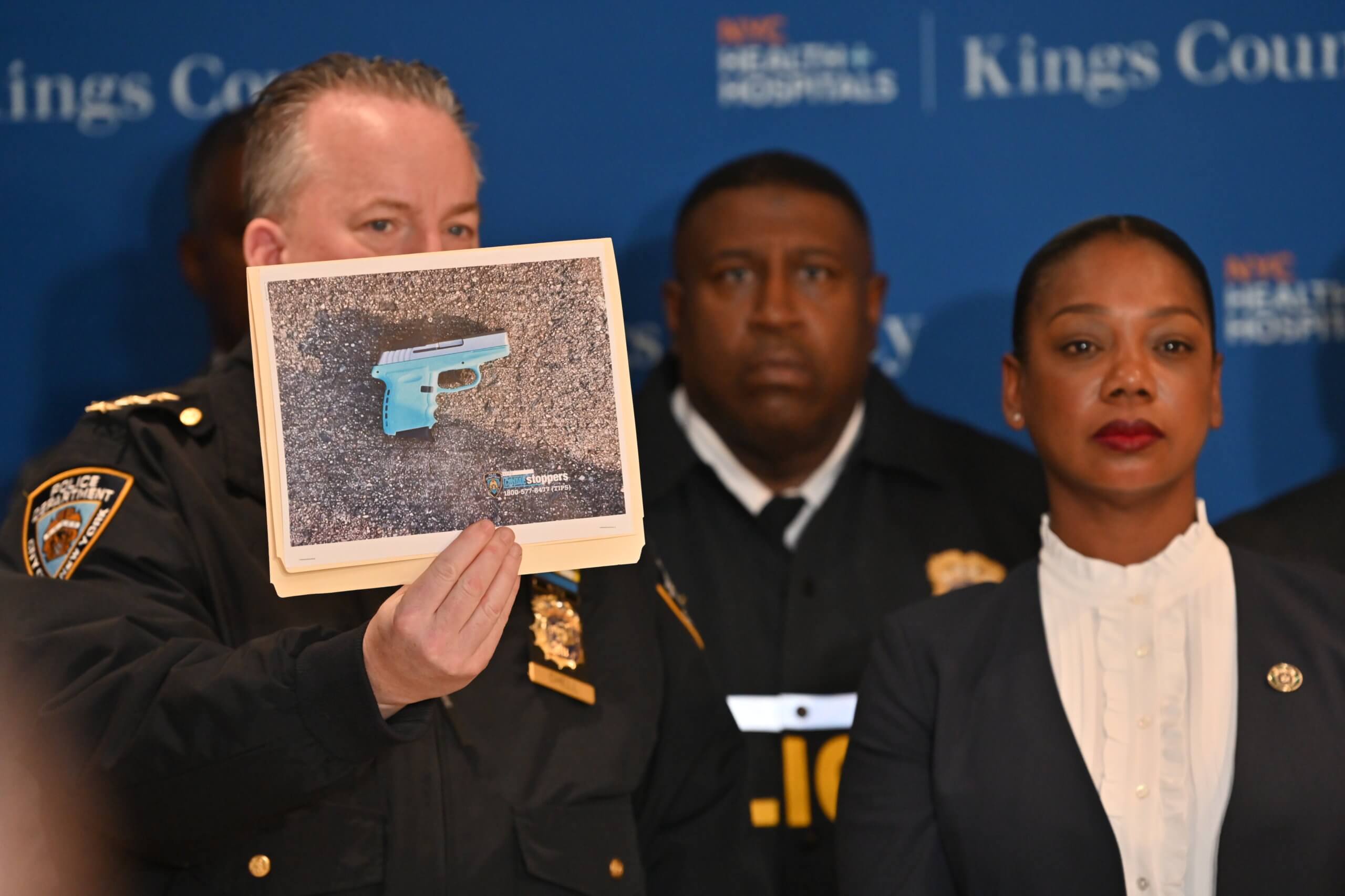 Brooklyn cop and suspect shot during possible domestic abuse arrest 13