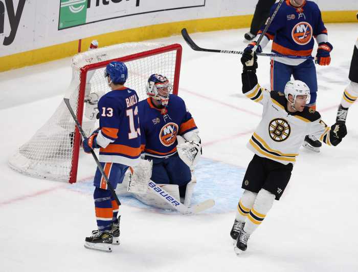 Islanders Bruins