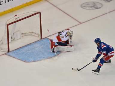Rangers have their stars shine bright in Monday's contest against Panthers