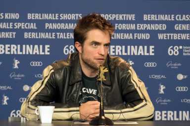 Robert_Pattinson_-_Damsel_-_Press_Conference