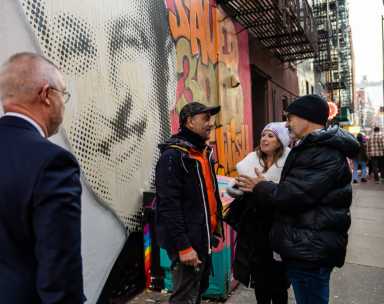 07-Mural-Outside-SKI-Tibor-Passerbys-1200×950-1