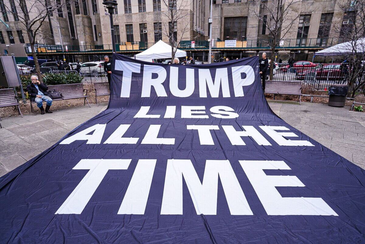 TRUMP INDICTMENT WATCH: Grand jury meets again as Bragg's team rebuffs MAGA loyalists in Congress seeking to investigate the investigation 3 Trump opponents protest in Lower Manhattan