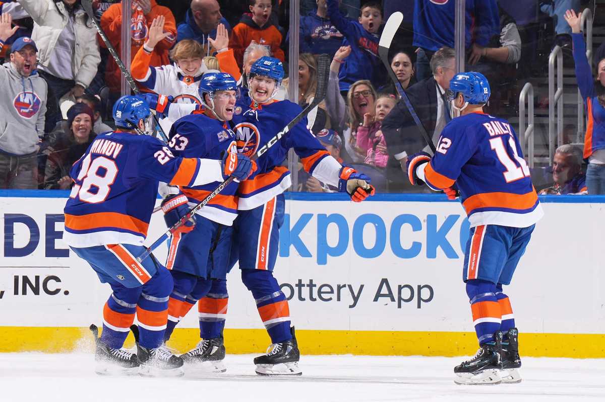 Hudson Fasching Islanders Sabres