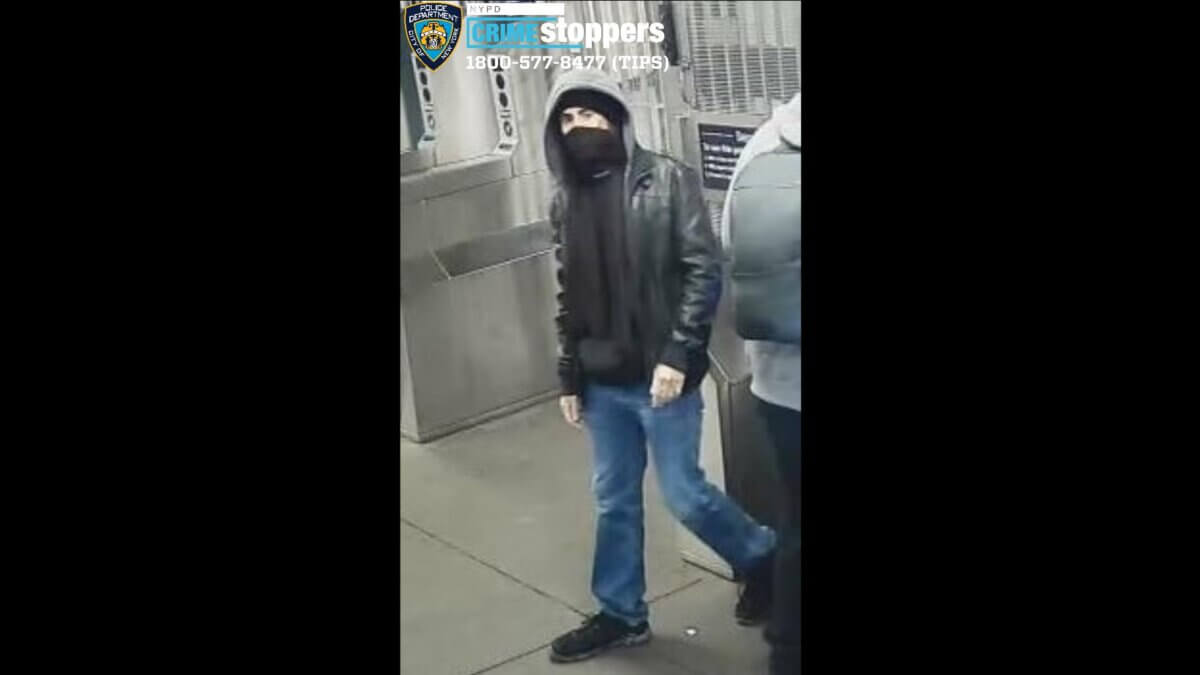 Brute in East Harlem randomly stabbed woman as she took her trash out: cops 3 East Harlem stabbing suspect