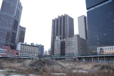 Plaza on Manhattan’s East River Waterfront