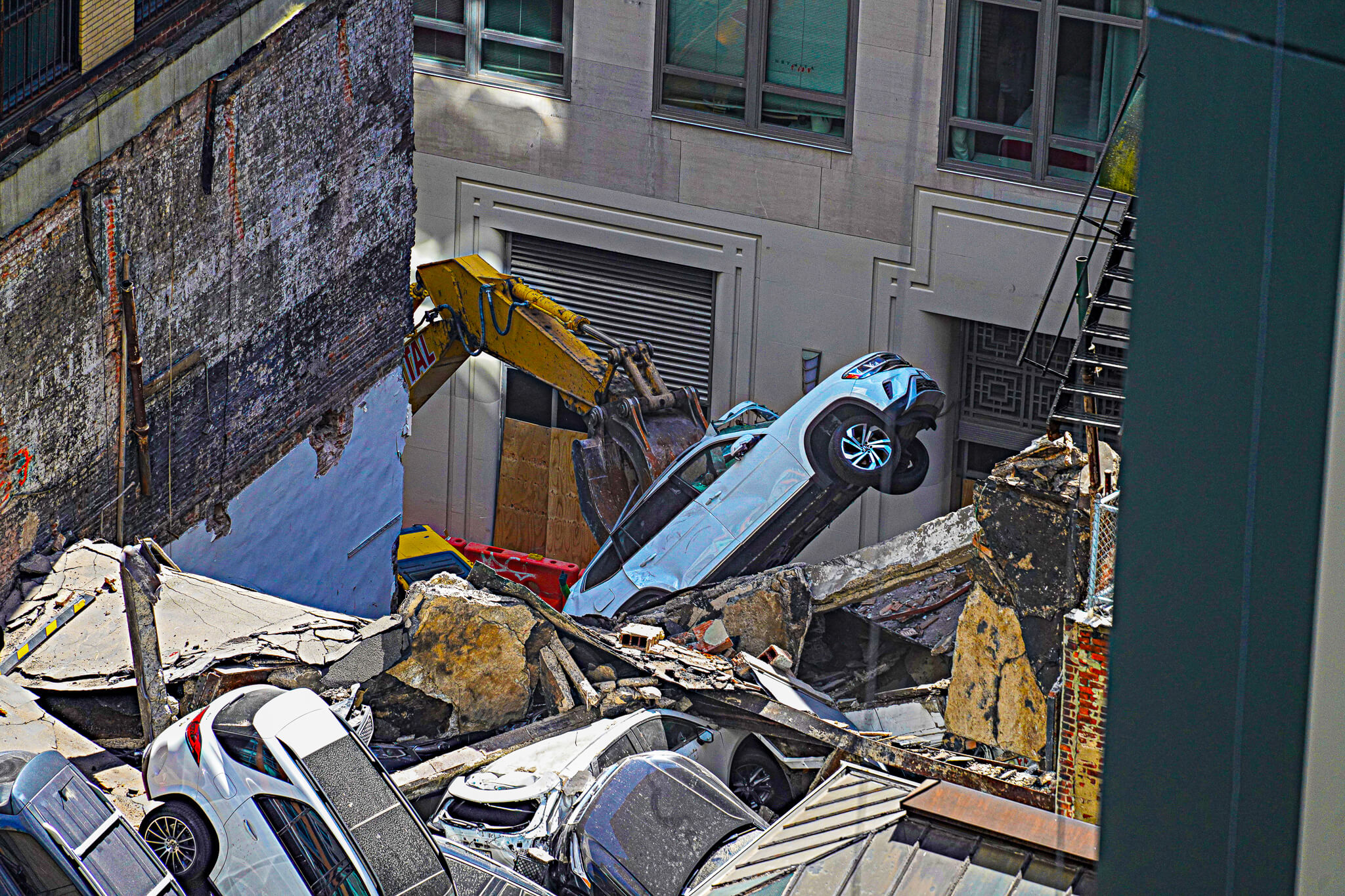 Parking garage collapse: Demolition continues in Financial District after victim pulled from rubble 9 Parking Garage Collapse