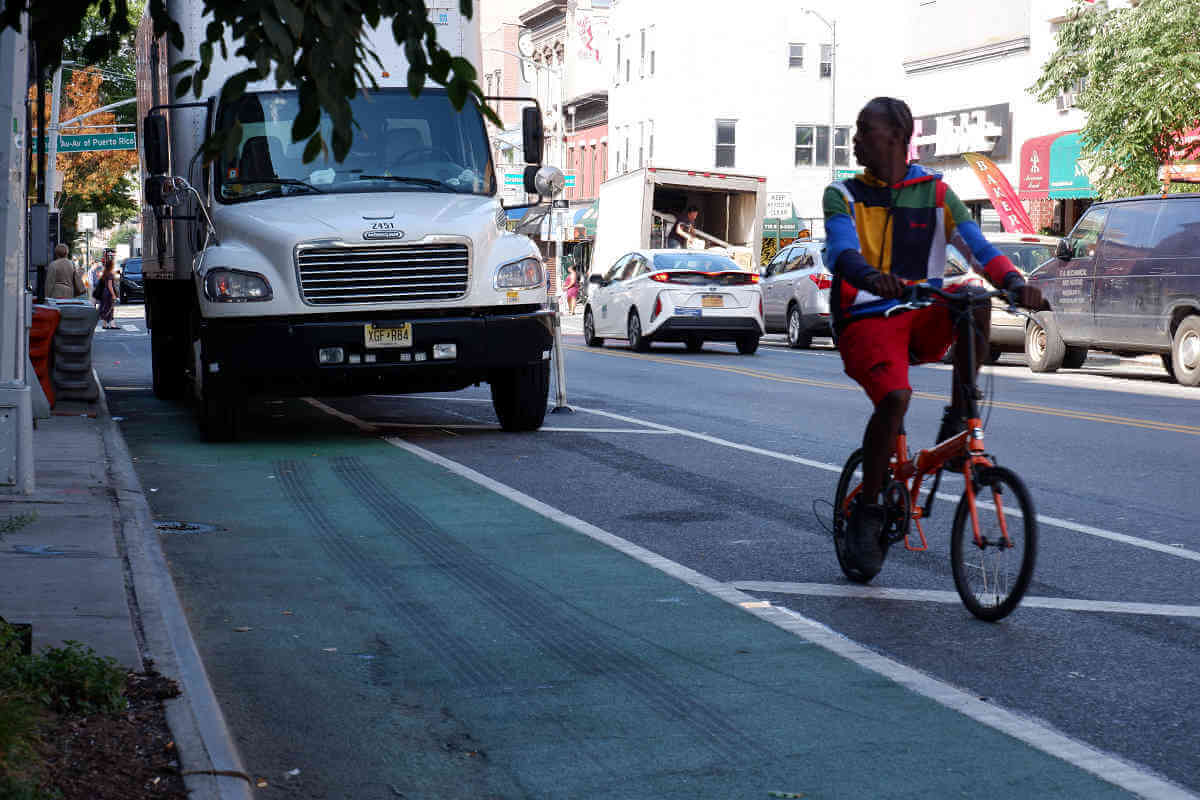 MTA buses will start ticketing bike lane blockers