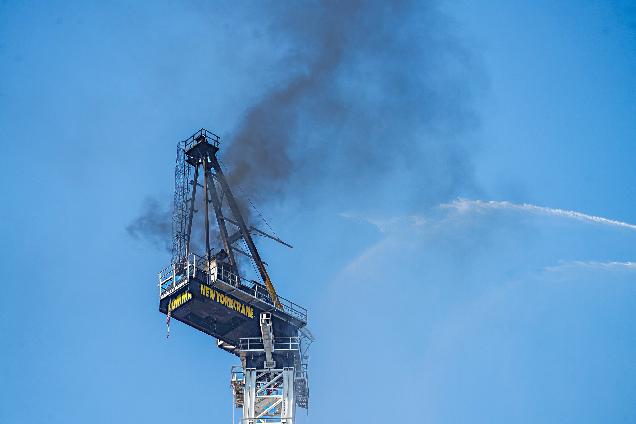 Owner of Midtown crane that collapsed Wednesday had two rigs fall in deadly incidents 15 years ago 4
