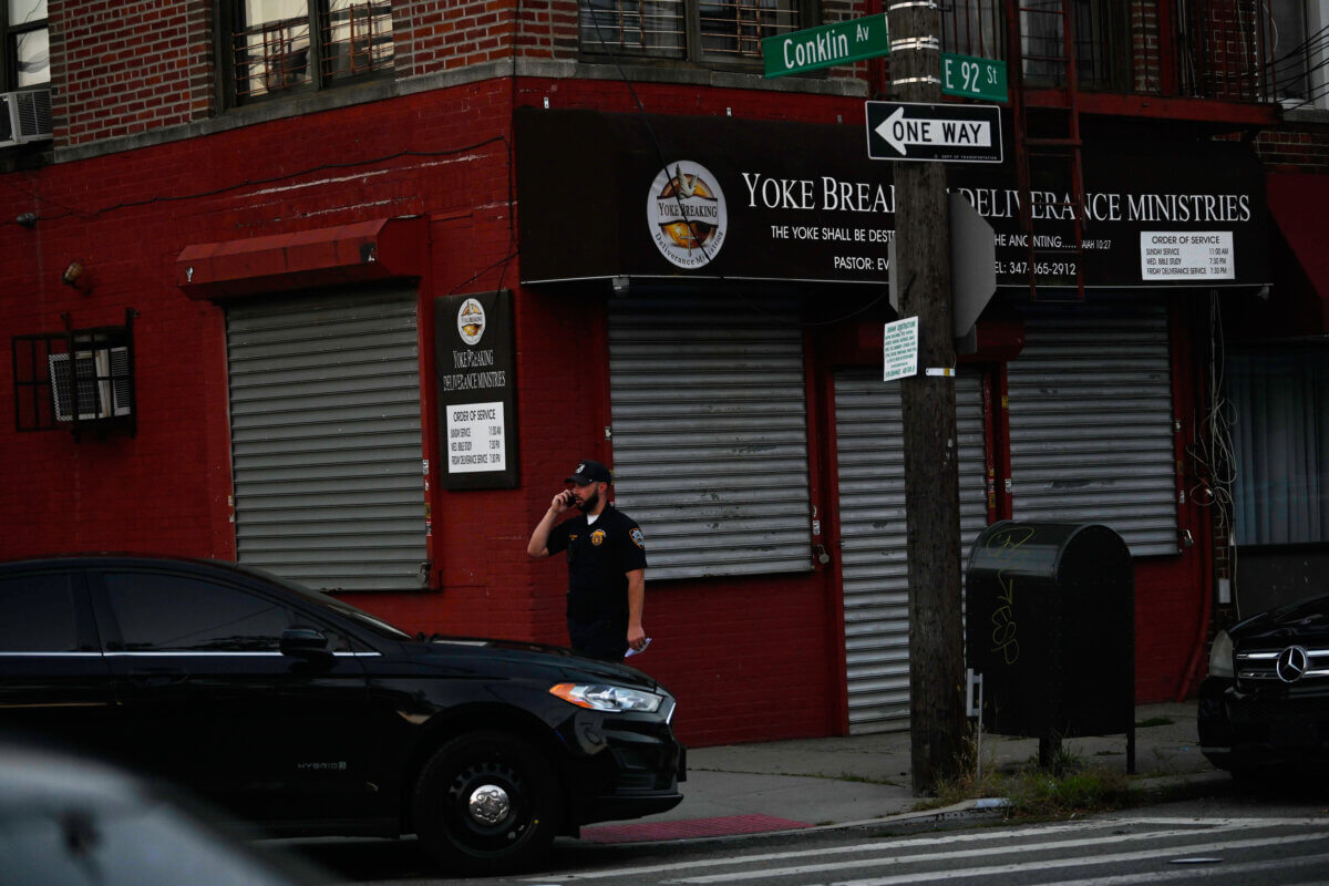 Man critically wounded in one of two Saturday shootings in Brooklyn 4 Officers Investigating a Shooting