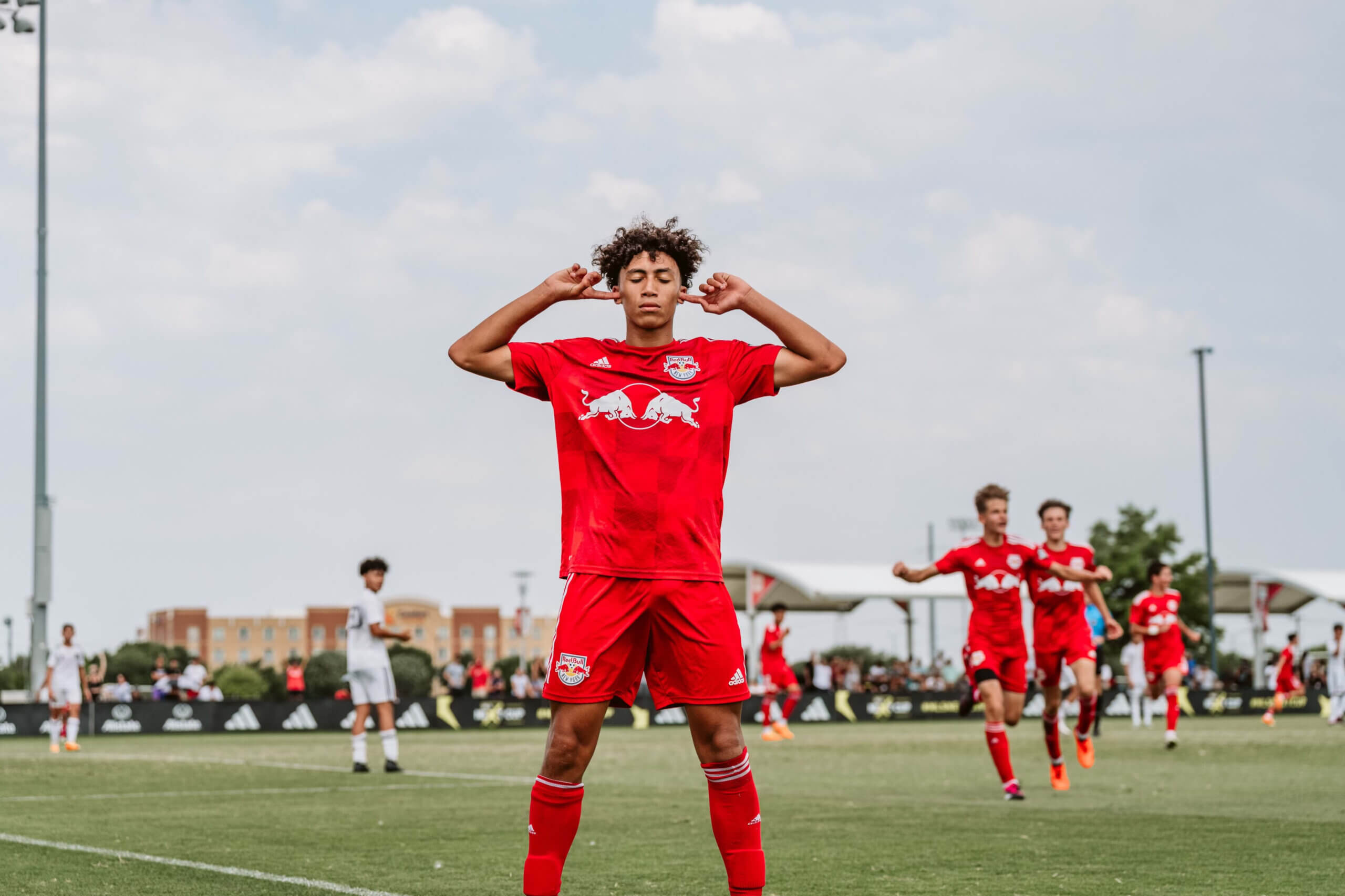 Red Bulls ink 15-year-old sensation Julian Zakrzewski Hall to homegrown deal 3 Julian Hall New York Red Bulls